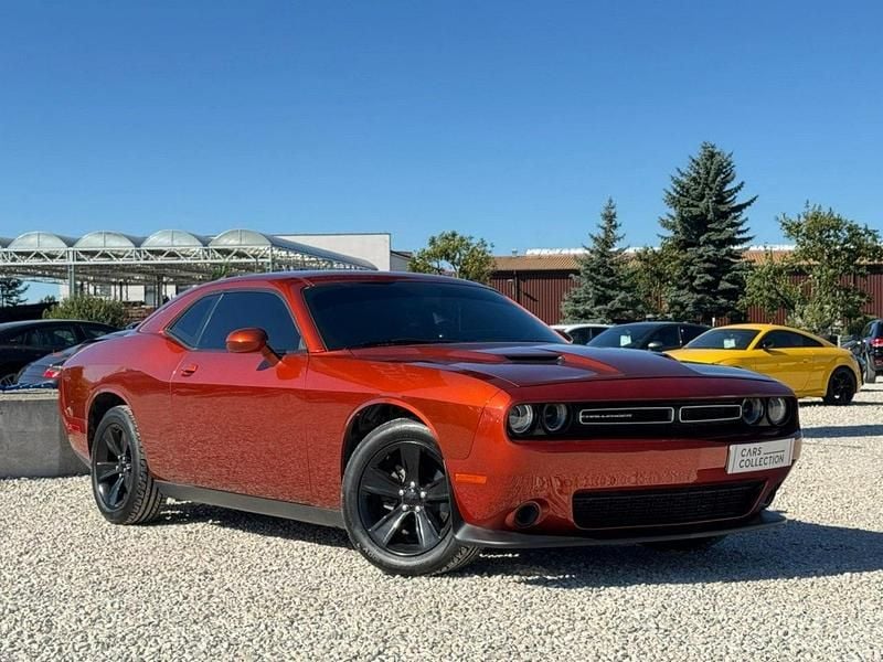 Pomarańczowy Używany 2021 Dodge Challenger Coupe | 94 900 zł - Obraz 1/4