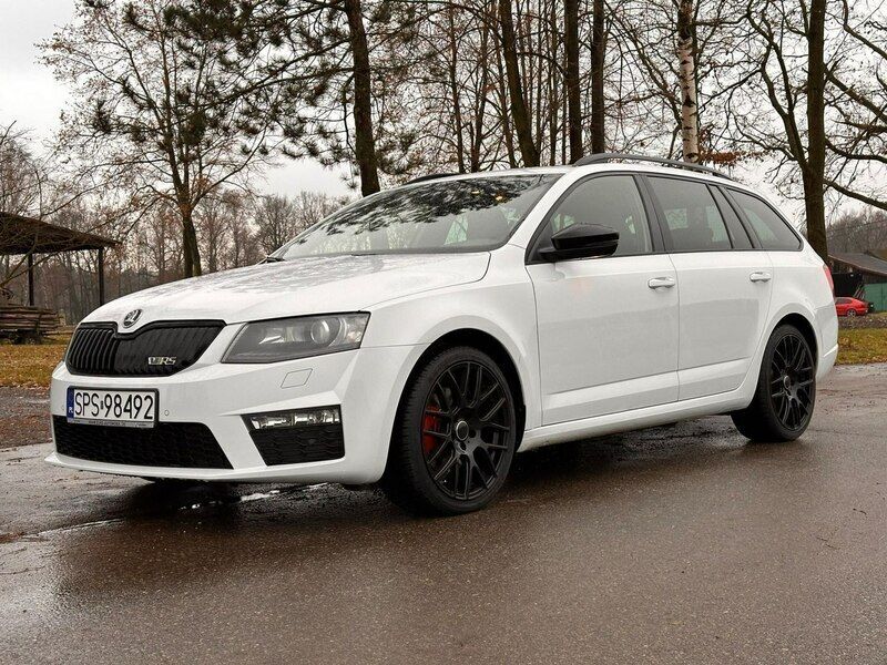 Biały Używany 2016 Skoda Octavia Kombi | 59 400 zł (Uczciwa cena) - Obraz 1/4