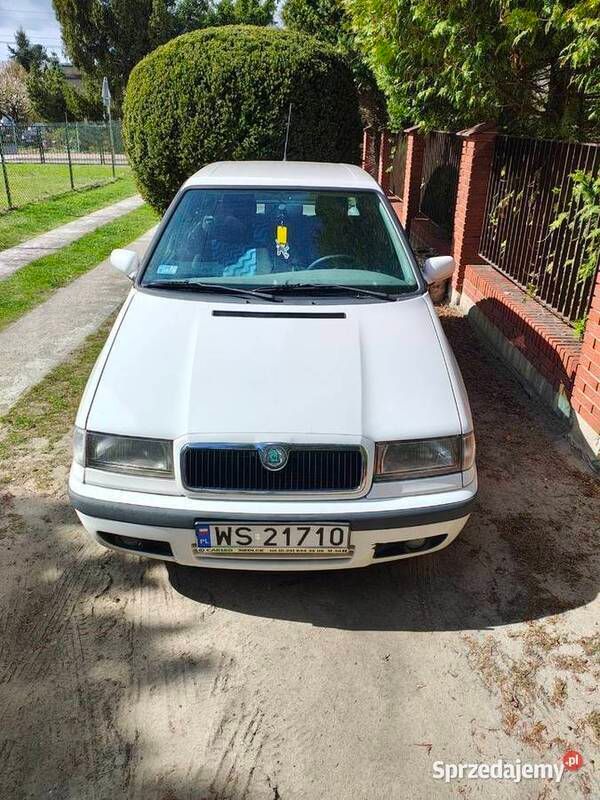 Biały Używany 2000 Skoda Felicia Hatchback | 1300 zł (Super Cena) - Obraz 1/4