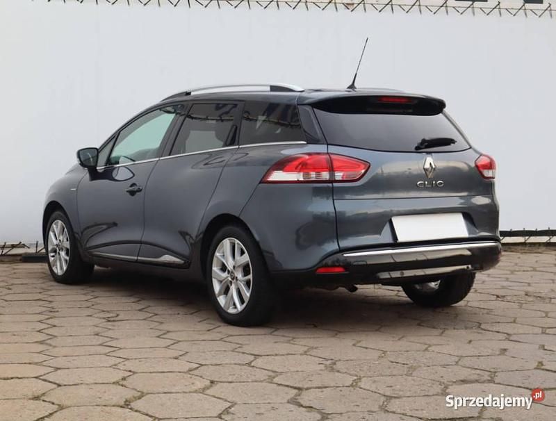 Używany Renault Clio GrandTour 90 KM (66 kW) 2020 Szary Kombi