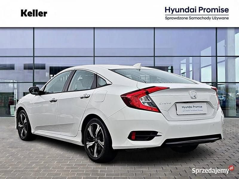Używany Honda Civic 182 KM (133 kW) 2018 Biały Sedan/Limuzyna