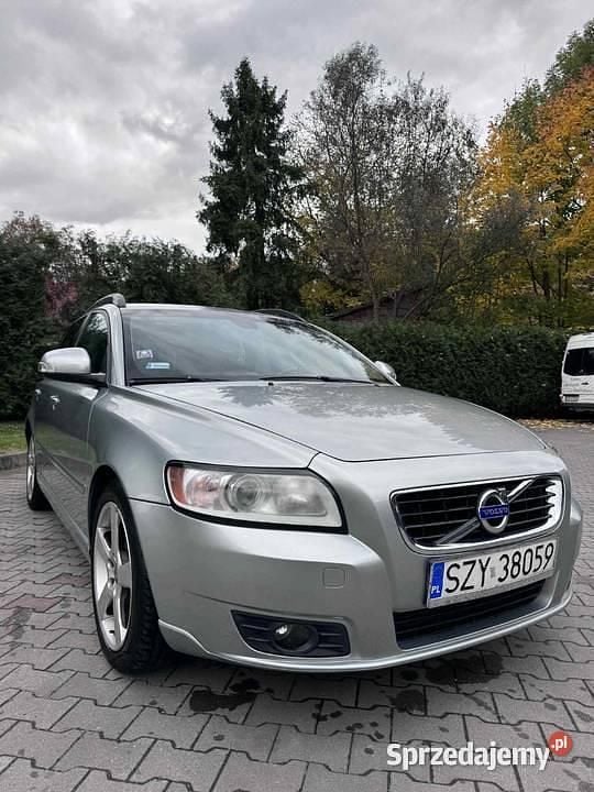 Srebrny Używany 2011 Volvo V50 R-Design Kombi | 17 900 zł (Uczciwa cena) - Obraz 1/4