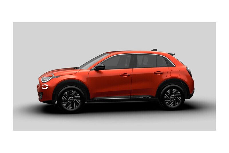 Używany Fiat 600 136 KM (100 kW) 2024 Lakier metalizowany pomarańczowy sun Hatchback