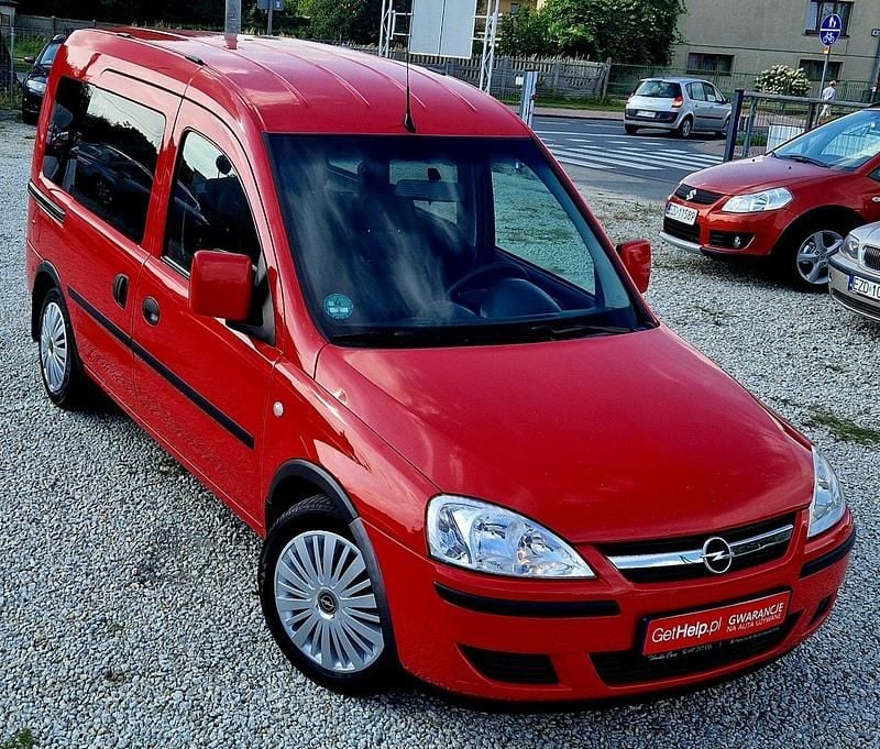 Czerwony (metalik) Używany 2010 Opel Combo Minivan | 14 900 zł (Uczciwa cena) - Obraz 1/4