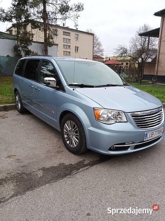 Używany 2013 Chrysler Town & Country Minivan | 43 500 zł - Obraz 1/4