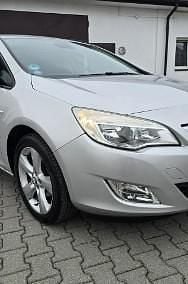Używany Opel Astra 101 KM (74 kW) 2011 Srebrny Kombi