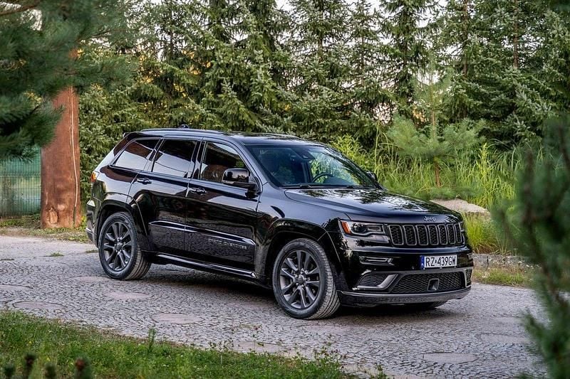 Czarny (metalik) Używany 2018 Jeep Grand Cherokee Overland SUV | 119 777 zł (Dość drogi) - Obraz 1/4