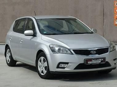 Srebrny Używany 2012 Kia Ceed 2 Hatchback | 23 900 zł (Dobra cena) - Obraz 1/4