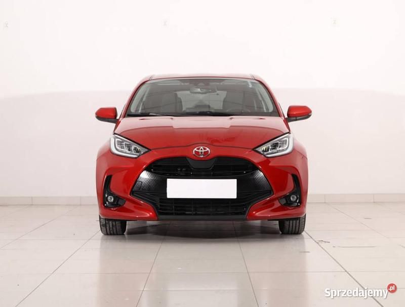 Bordowy Używany 2021 Toyota Yaris Hatchback | 69 999 zł (Dość drogi) - Obraz 1/4
