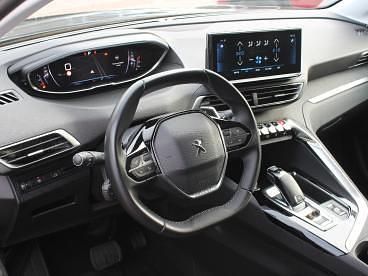 Używany Peugeot 3008 Allure 130 KM (95 kW) 2022 Czarny SUV