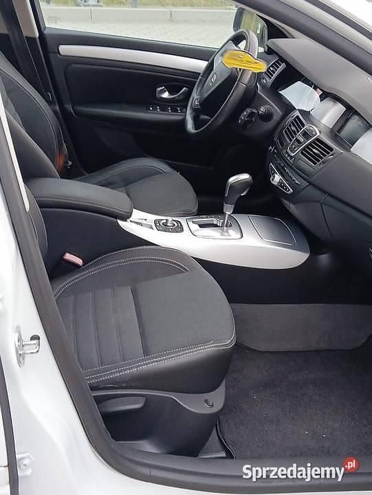 Używany Renault Laguna III 140 KM (102 kW) 2009 Biały Kombi