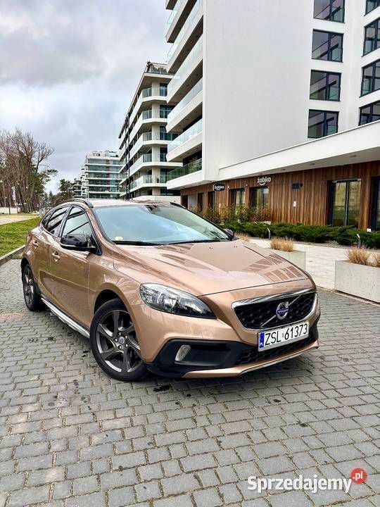 Złoty Używany 2014 Volvo V40 CC Kombi | 35 000 zł (Dość drogi) - Obraz 1/4