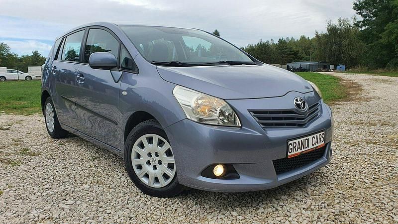 Używany Toyota Verso 147 KM (108 kW) 2009 Niebieski Minivan