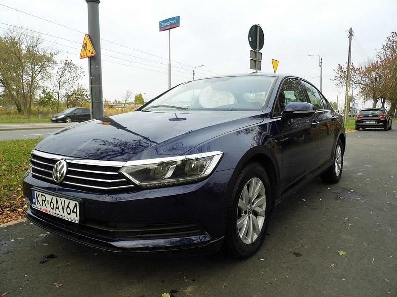 Granatowy Używany 2017 VW Passat Sedan/Limuzyna | 44 900 zł (Dobra cena) - Obraz 1/4