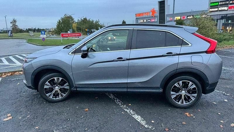 Szary Używany 2020 Mitsubishi Eclipse Cross SUV | 75 000 zł (Uczciwa cena) - Obraz 1/4