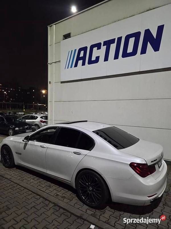 Używany BMW 750 2011 Biały Sedan/Limuzyna