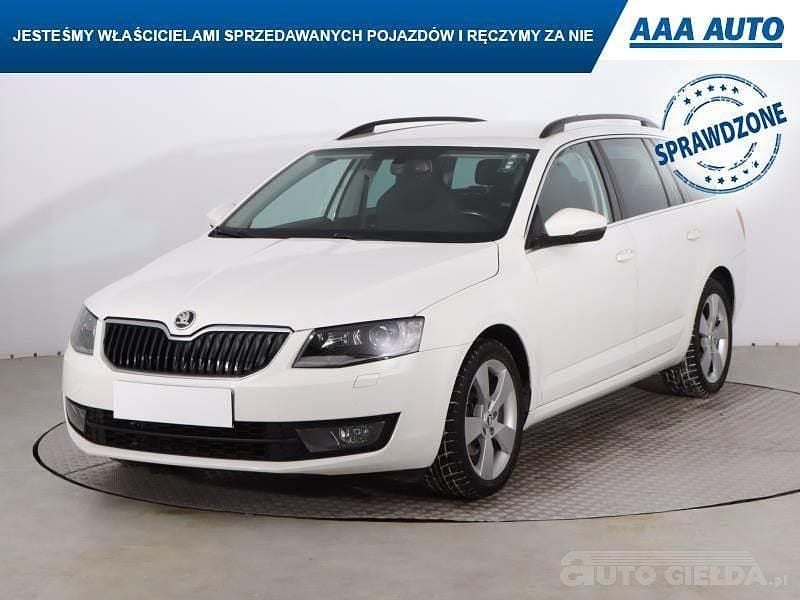 Używany Skoda Octavia 2015 Biały Hatchback