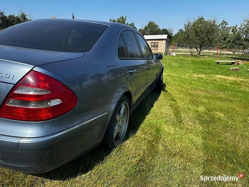 Niebieski Używany 2005 Mercedes E280 Sedan/Limuzyna | 15 000 zł - Obraz 1/4