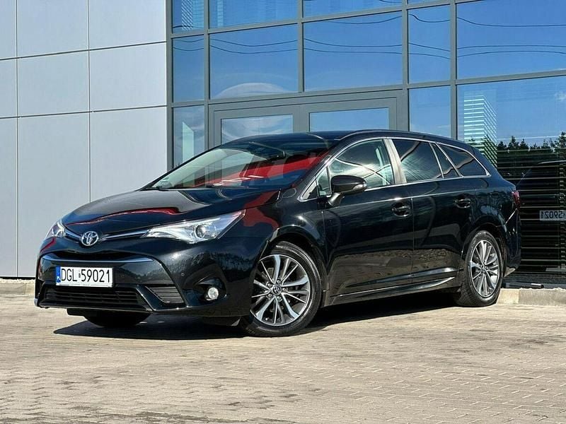 Czarny (metalik) Używany 2017 Toyota Avensis Kombi | 59 999 zł (Dość drogi) - Obraz 1/3