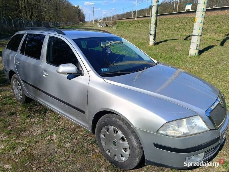 Używany Skoda Octavia 2007 Srebrny Kombi