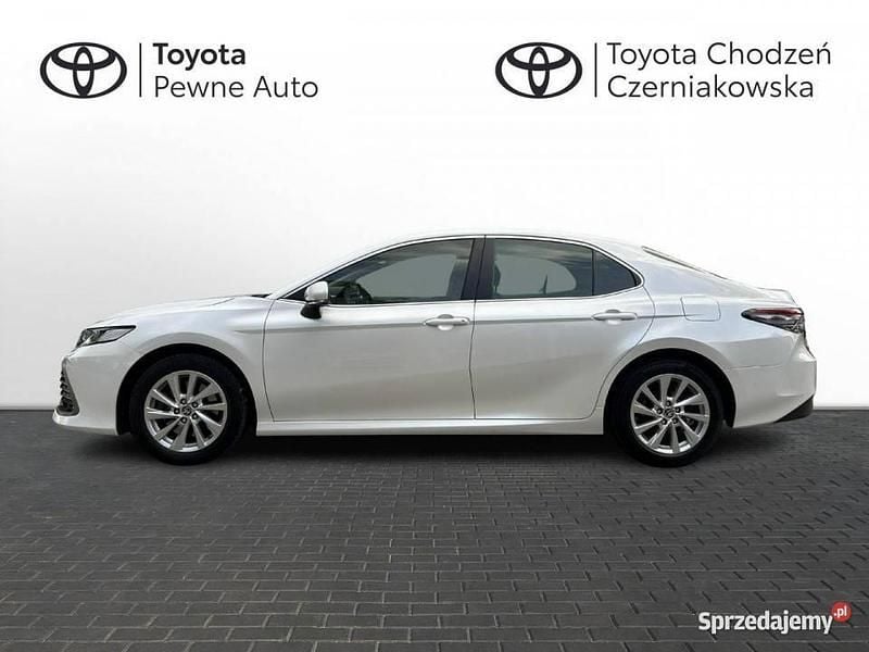 Biały Używany 2021 Toyota Camry Comfort Sedan/Limuzyna | 99 900 zł (Dobra cena) - Obraz 1/4
