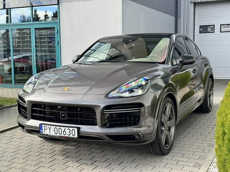 Zielony (metalik) Używany 2022 Porsche Cayenne SUV | 725 000 zł - Obraz 1/4