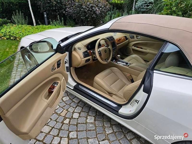 Biały Używany 2008 Jaguar XK Kabriolet | 95 000 zł - Obraz 1/4