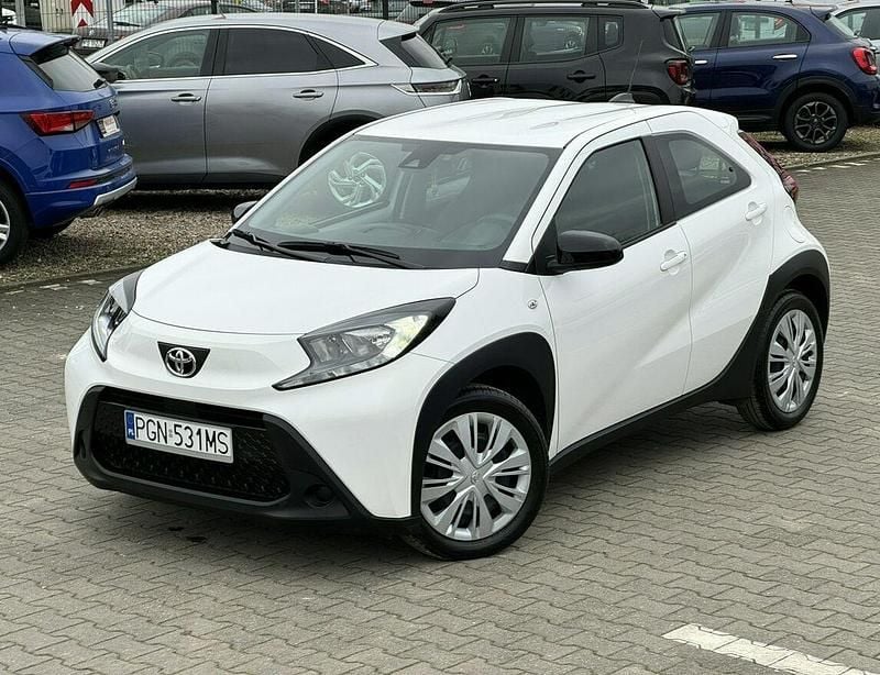 Używany Toyota Aygo X 72 KM (52 kW) 2024 Biały SUV