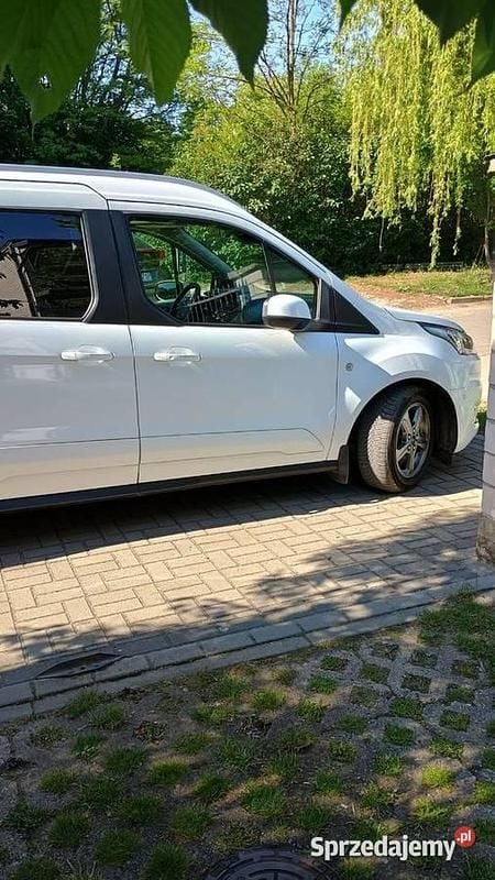 Biały Używany 2020 Ford Tourneo Connect Minivan | 75 800 zł (Uczciwa cena) - Obraz 1/4