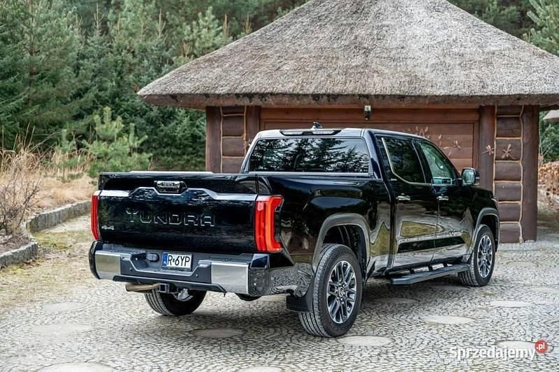Czarny (metalik) Używany 2023 Toyota Tundra Pickup | 349 777 zł - Obraz 1/4