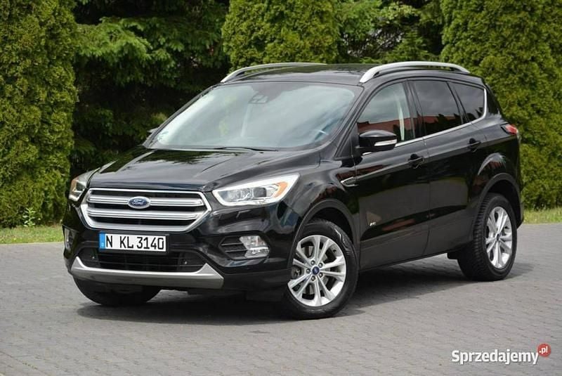 Czarny Używany 2017 Ford Kuga Titanium SUV | 58 900 zł (Uczciwa cena) - Obraz 1/4