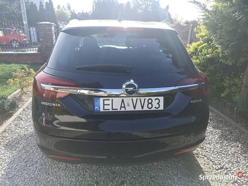 Używany Opel Insignia 2014 Czarny Kombi