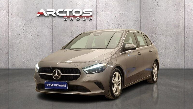 Grafitowy Używany 2024 Mercedes B200 Minivan | 122 100 zł (Drogi) - Obraz 1/4