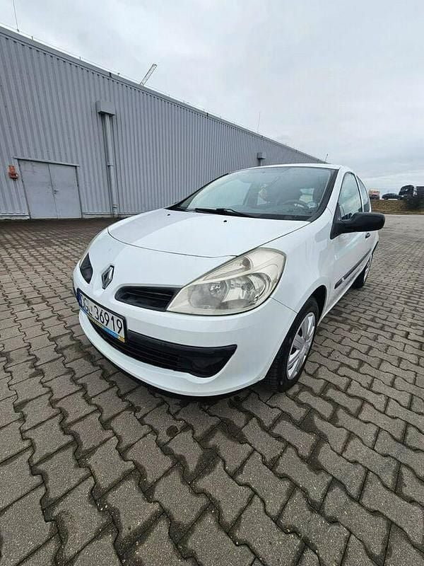 Używany Renault Clio II 68 KM (50 kW) 2008 Biały Hatchback