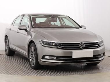 Używany VW Passat 180 KM (132 kW) 2016 Srebrny Sedan/Limuzyna