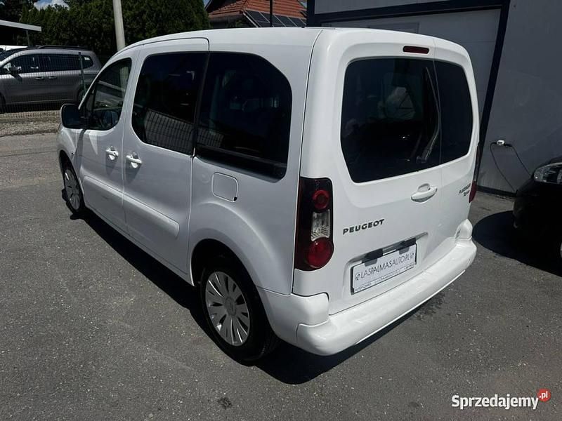 Używany Peugeot TePee 2018 Biały Sedan/Limuzyna