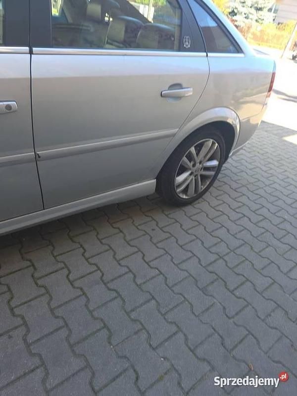 Używany Opel Vectra GTS 2003 Srebrny Hatchback
