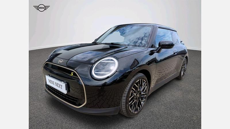 Midnight black ii Używany 2024 Mini Cooper SE Hatchback | 159 900 zł (Uczciwa cena) - Obraz 1/4