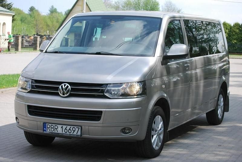 Srebrny Używany 2012 VW Caravelle Minivan | 77 999 zł - Obraz 1/4