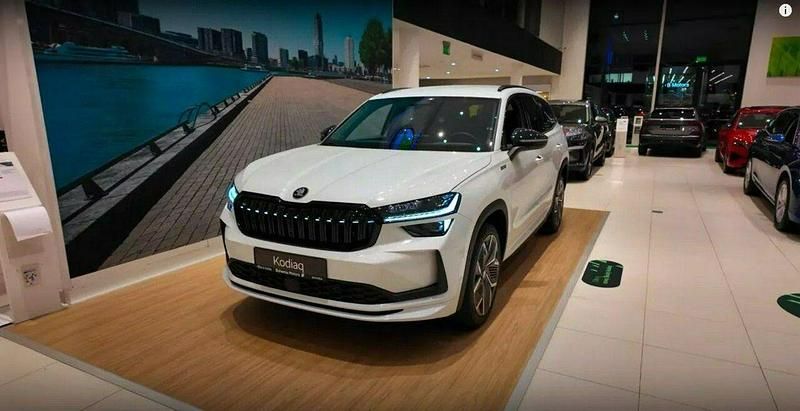 Biały Nowe 2025 Skoda Kodiaq SUV | 224 790 zł (Uczciwa cena) - Obraz 1/4