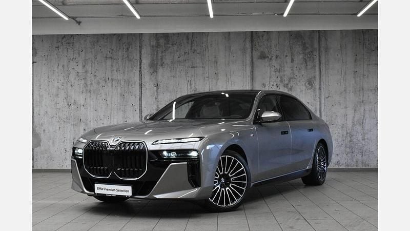 Szary oxide metalizowany Używany 2025 BMW 740 Comfort Edition Sedan/Limuzyna | 685 000 zł - Obraz 1/3