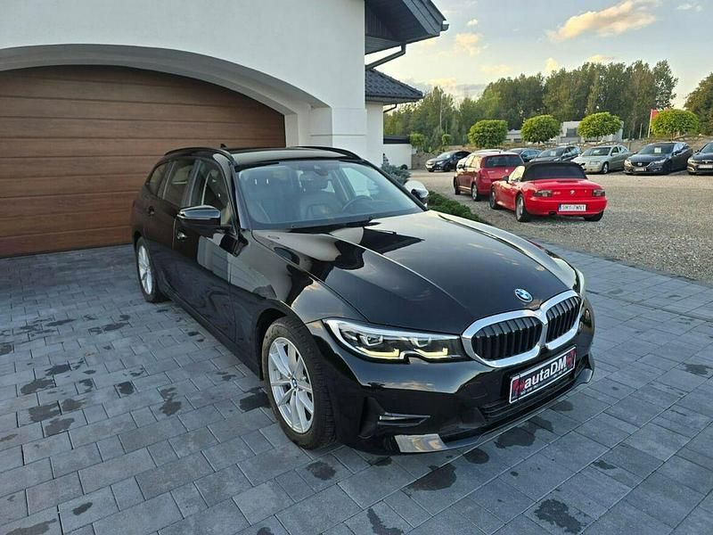 Używany BMW 330 Sport Line 256 KM (188 kW) 2019 Czarny Kombi