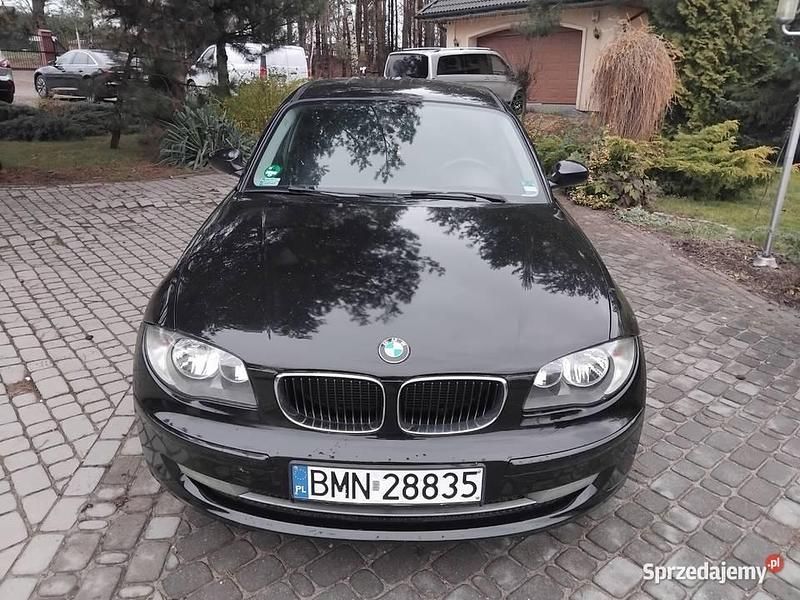 Czarny Używany 2008 BMW 116 Hatchback | 10 900 zł (Uczciwa cena) - Obraz 1/4