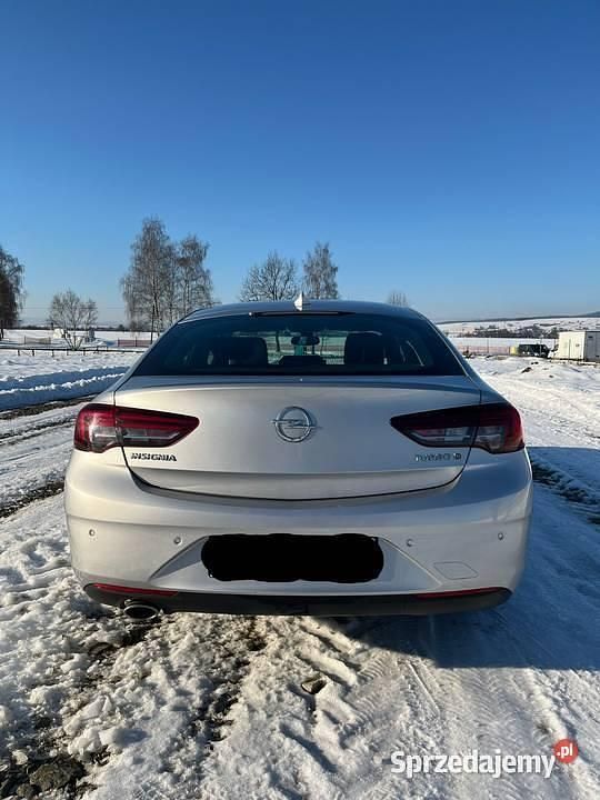 Używany Opel Insignia Sport 170 KM (125 kW) 2017 Srebrny Sedan/Limuzyna