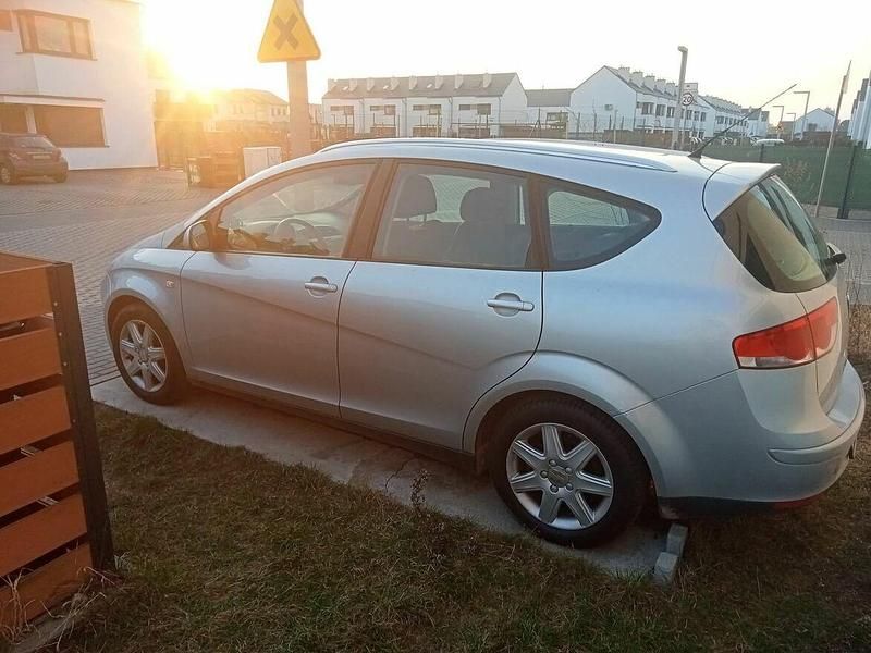 Srebrny Używany 2008 Seat Altea XL Minivan | 9500 zł - Obraz 1/4