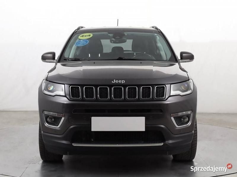Szary Używany 2018 Jeep Compass SUV | 76 999 zł (Uczciwa cena) - Obraz 1/4