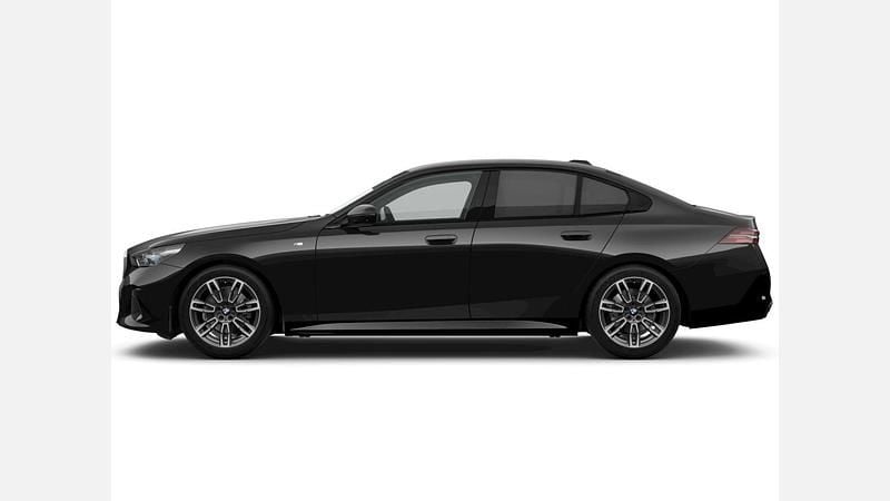 Czarny szafir metalizowany Używany 2025 BMW 520 Comfort Edition Sedan/Limuzyna | 269 999 zł (Uczciwa cena) - Obraz 1/1