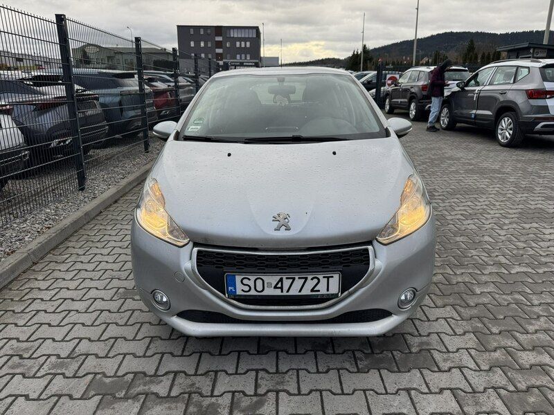 Używany Peugeot 208 70 KM (51 kW) 2015 Srebrny Hatchback