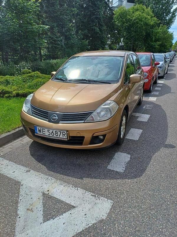 Używany Nissan Tiida 2009 Żółtozłoty Hatchback