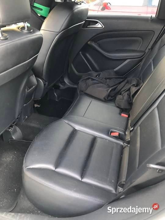 Biały Używany 2012 Mercedes B180 AMG Minivan | 40 000 zł (Dość drogi) - Obraz 1/4